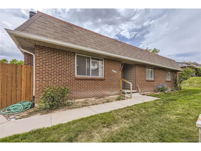 MLS: 5254030 Condo For Sale