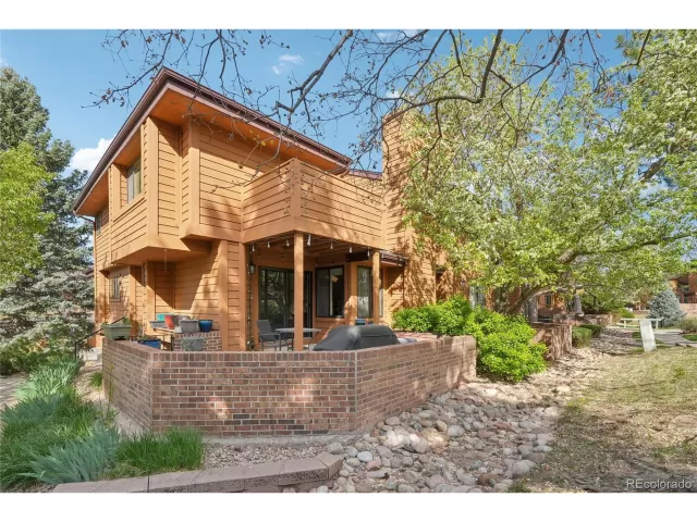 MLS: 5257464 Condo For Sale