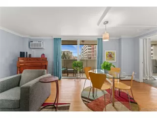 Photo #4: 5259122 Listing