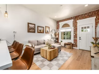 Photo #5: 5262412 Listing