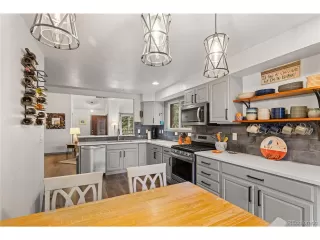 Photo #4: 5267921 Listing