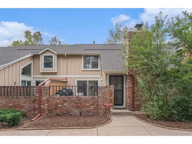 MLS: 5276362 Condo For Sale