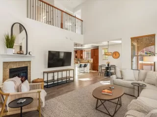 Photo #5: 5279303 Listing