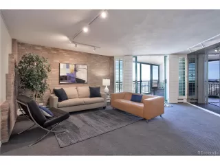 Photo #2: 5281395 Listing