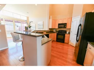 Photo #4: 5285828 Listing