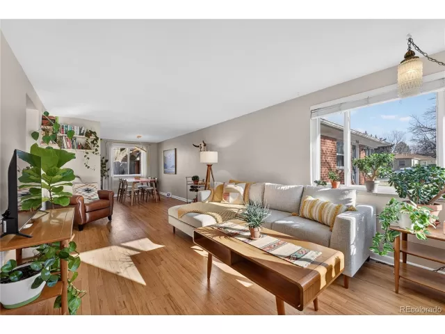 MLS: 5286240 Condo For Sale