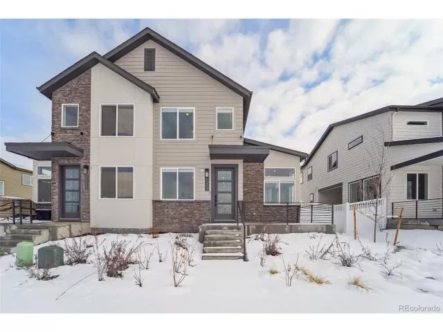 MLS: 5295040 Condo For Sale