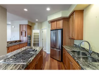 Photo #4: 5298398 Listing