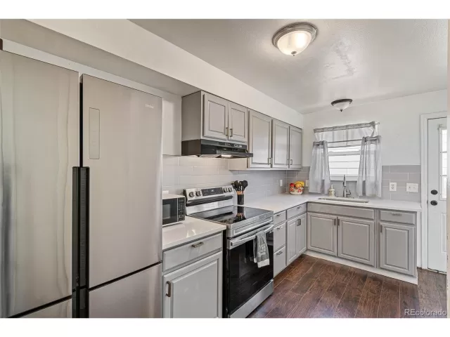 MLS: 5300877 Condo For Sale