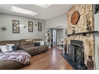 Photo #5: 5300877 Listing 