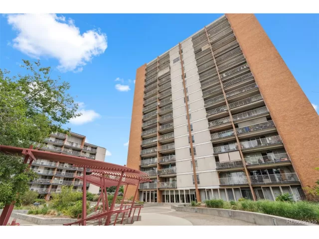 MLS: 5303159 Condo For Sale