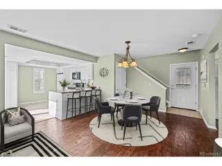 Photo #2: 5303589 Listing