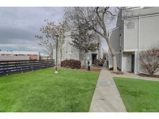 MLS: 5305084 Condo For Sale