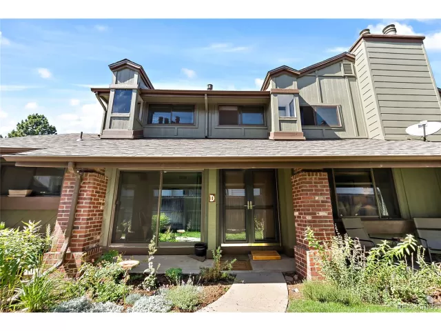 MLS: 5305786 Condo For Sale