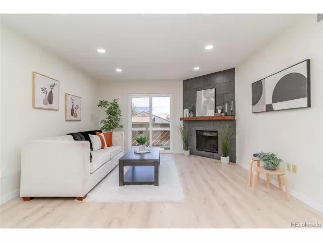 MLS: 5305921 Condo For Sale