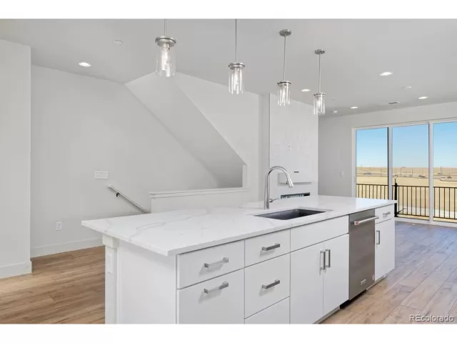 MLS: 5307376 Condo For Sale