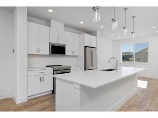 Photo #3: 5307376 Listing