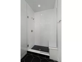 Photo #6: 5307376 Listing