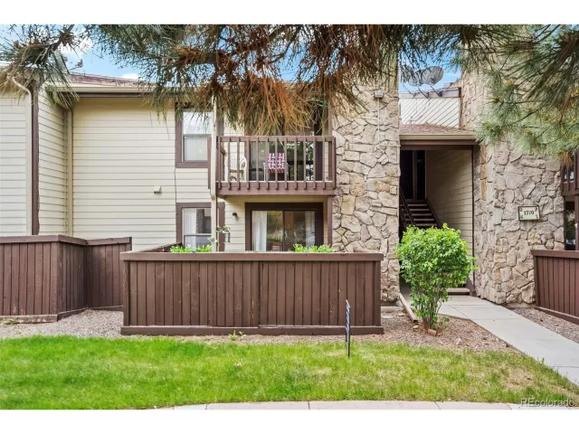 MLS: 5312572 Condo For Sale