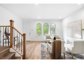 Photo #5: 5315876 Listing 