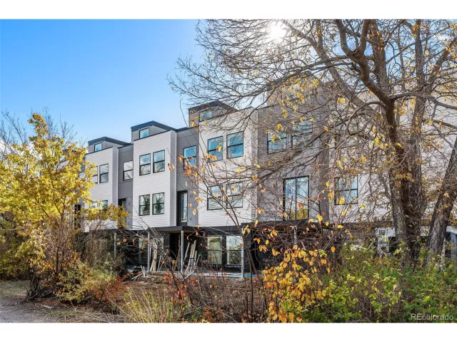 MLS: 5318810 Condo For Sale