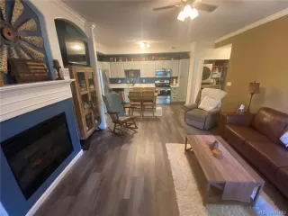 Photo #5: 5319506 Listing