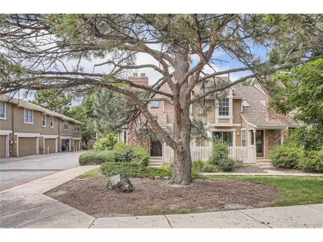 MLS: 5320261 Condo For Sale