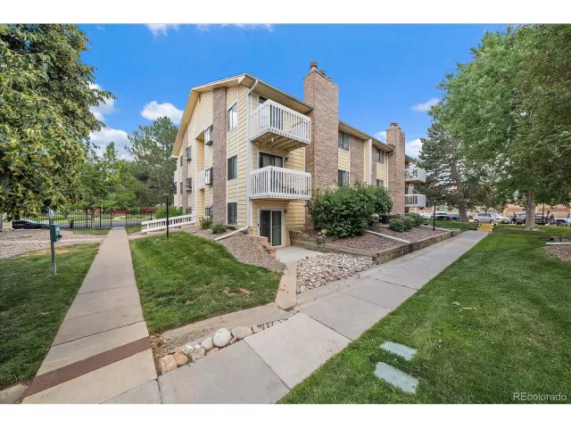 MLS: 5323451 Condo For Sale