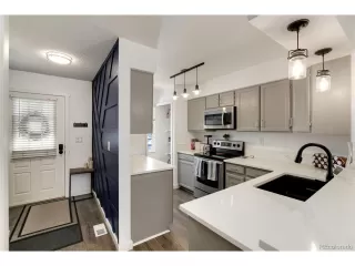 Photo #5: 5327611 Listing