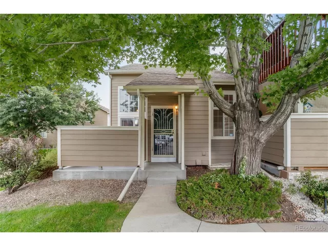 MLS: 5332200 Condo For Sale