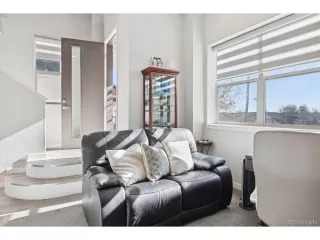 Photo #5: 5335859 Listing