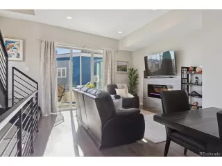 Photo #6: 5335859 Listing