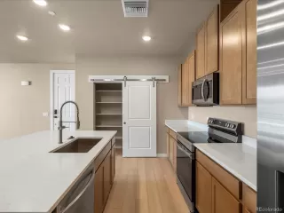 Photo #2: 5337750 Listing