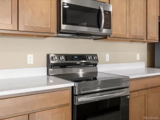 Photo #5: 5337750 Listing