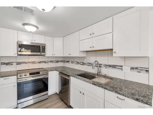 MLS: 5350248 Condo For Sale