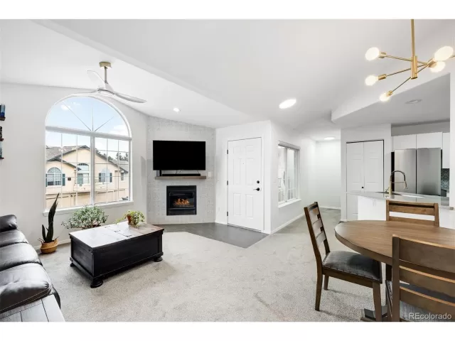 MLS: 5357351 Condo For Sale