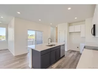 Photo #4: 5360153 Listing 