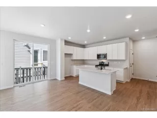 Photo #4: 5360266 Listing