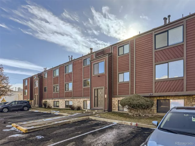 MLS: 5360680 Condo For Sale