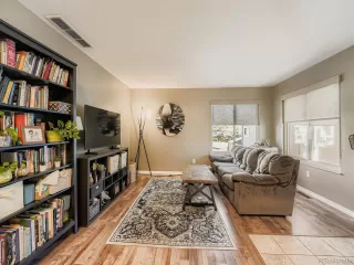 Photo #4: 5360893 Listing