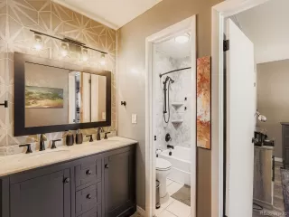 Photo #5: 5360893 Listing