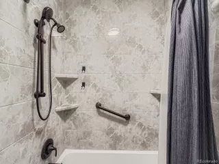 Photo #6: 5360893 Listing