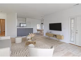 Photo #5: 5365191 Listing