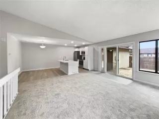 Photo #5: 5371403 Listing