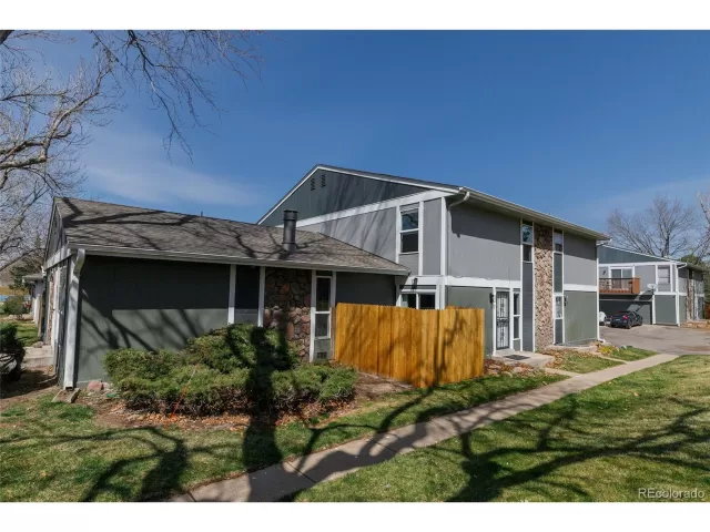 MLS: 5371763 Condo For Sale