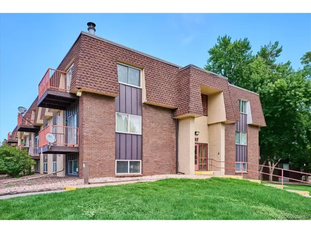 MLS: 5380714 Condo For Sale