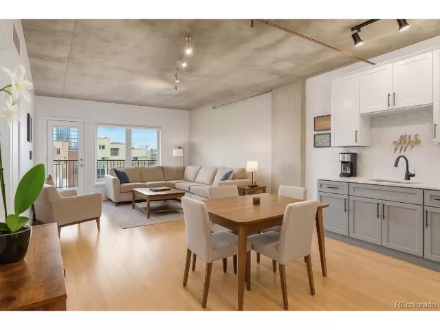 MLS: 5382435 Condo For Sale