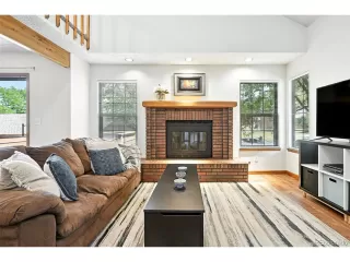 Photo #5: 5389343 Listing