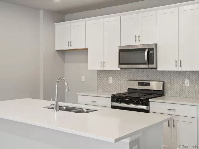 MLS: 5390727 Condo For Sale