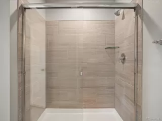 Photo #5: 5390727 Listing